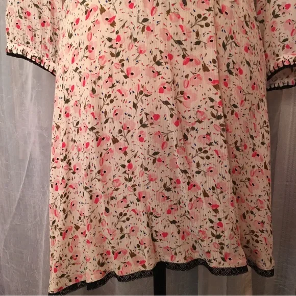 Adorable Flowered Dress - Picture 2 of 6